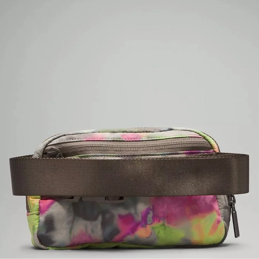 NEW LULULEMON EVERYWHERE BELT BAG HYPER DYE
